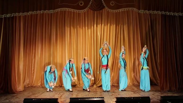 Народный коллектив ансамбль танца "Уральская рябинушка" "Хорезмский танец с кувшинами" смотреть онлайн
