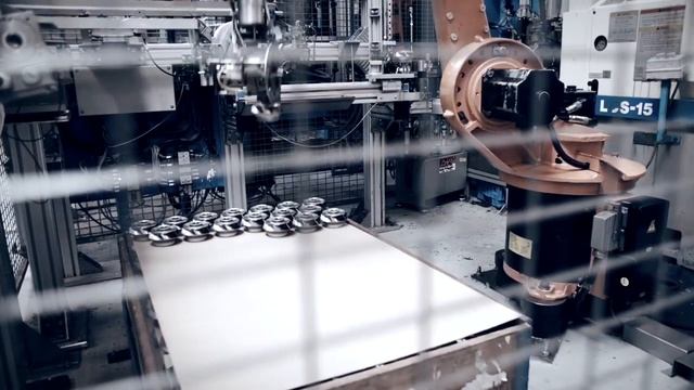 SP Factory смотреть онлайн