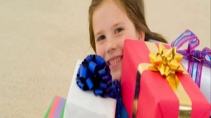 какой подарок можно подарить девочке 7 лет