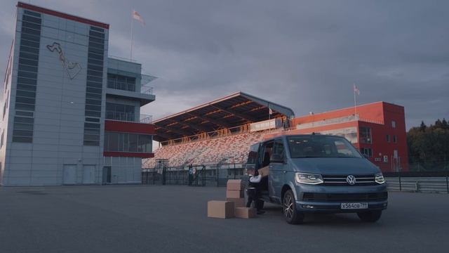 Volkswagen Caravelle. Выручит, когда не хватает рук / #ВезетНеПоДетски смотреть онлайн