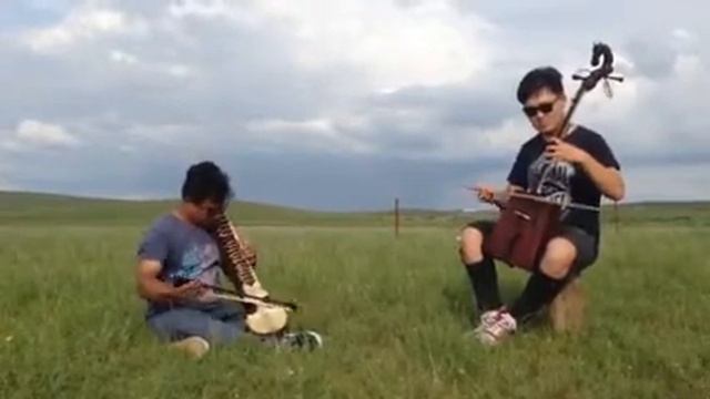 Morin Khuur with Esraj meets on grassland in Inner Mongolia смотреть онлайн