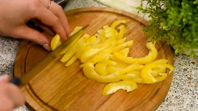 Куриные ножки в духовке. Салат Табуле. Рецепт на обед и ужин смотреть онлайн