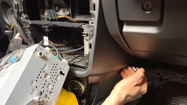 Wireless CarPlay and AndroidAuto in Mercedes G-Wagon 2013-2016 (G-Class) смотреть онлайн