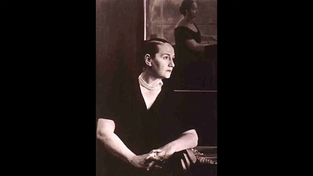 Gina Bachauer plays Beethoven Piano Sonata E Major op 14 (3rd Mvt) смотреть онлайн