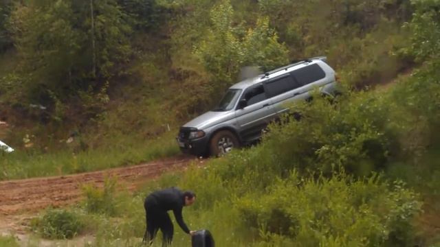 ПоКаТуШкИ № 1 UAZ Hunter and Mitsubishi pajero sport 03.06.2012 смотреть онлайн