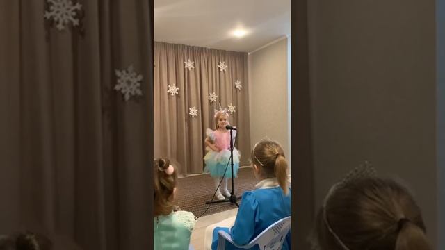 "Елочка-проказница". Анастасия Баева, 4 года смотреть онлайн