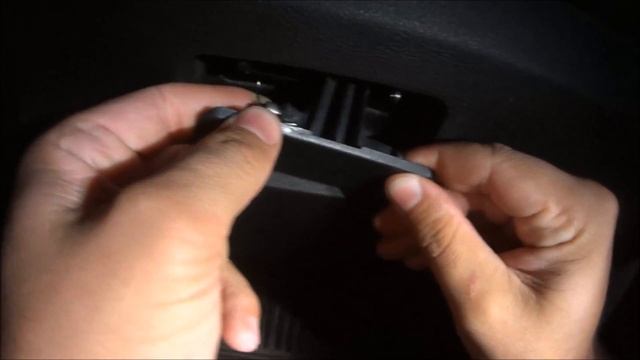 УАЗ Патриот Ремонт защёлки бардачка смотреть онлайн