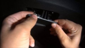 УАЗ Патриот  Ремонт защёлки бардачка