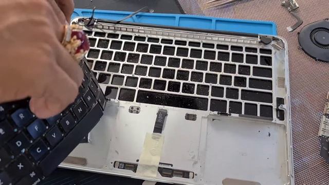 Thay Phím Macbook pro 2014 | nhất vlog смотреть онлайн