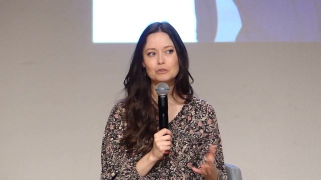 Summer Glau - About Cameron (TSCC) (Paris Comic Con 2018) смотреть онлайн
