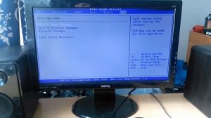 [ Press F2 to load default values and continue ] -- Решение проблемы с окном выбора при загрузке.