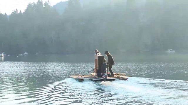 Piano on Raft смотреть онлайн