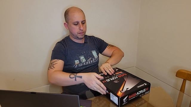 MONTANDO MEU PC GAMER: B450M, Ryzen 5500 e Mais смотреть онлайн