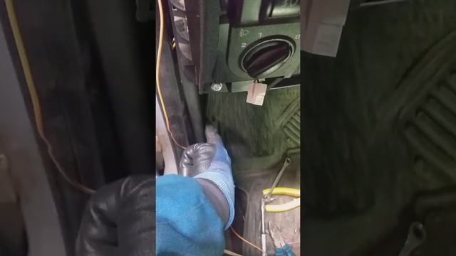 Не работают повороты на Лада Гранта.Ставим реле поворотов. смотреть онлайн