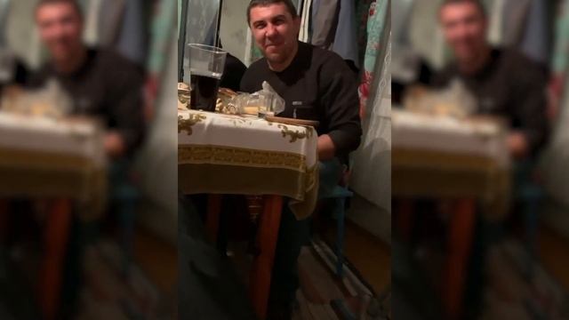 Макс Корж отдыхает в деревне с друзьями смотреть онлайн