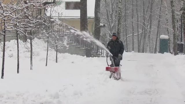 Уборка снега в парке Царицыно 2013 смотреть онлайн