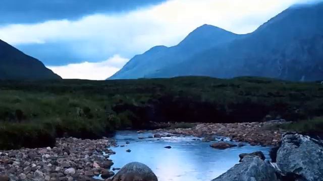 Peter Maxwell Davies: Carolísima: Serenade for Chamber Orchestra (1994) смотреть онлайн