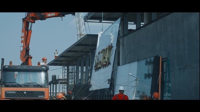 Монтаж больших стеклопакетов 1000 кг - Монтаж фасадов GLASSO смотреть онлайн