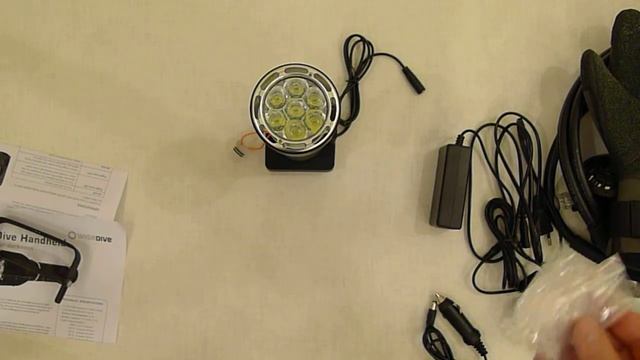 WiseDive Handheld 3300 Lumen видео обзор фонаря и аксессуаров. смотреть онлайн