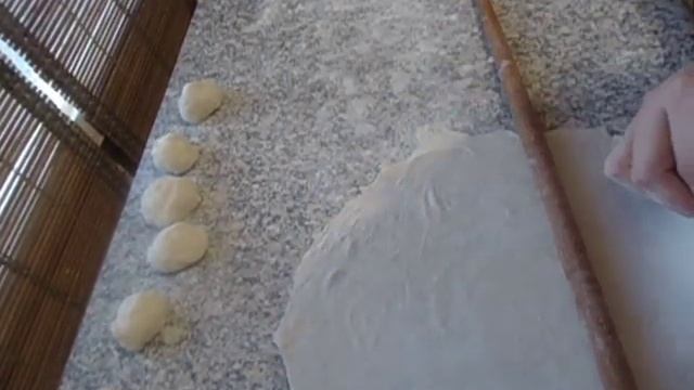 Кутабы(чебуреки) с сыром и зеленью -gutab кухня азербайджанская смотреть онлайн
