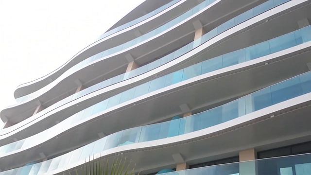 Ялта ,Набережная приморского пляжа Новая,бархатный сезон,крым отдых.Ялта2021 смотреть онлайн