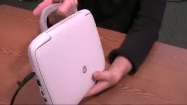 SLJ.com looks at the HP Mini 100e смотреть онлайн