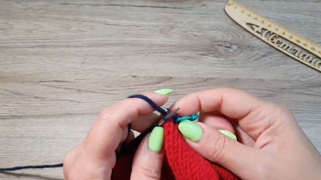 МК Спортивная шапочка "Петушок", мужская/женская. Пряжа Ализе Лана Голд Классик. смотреть онлайн