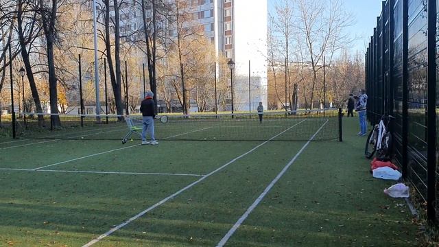корт по Шверника 13, покрытие искусственная трава смотреть онлайн