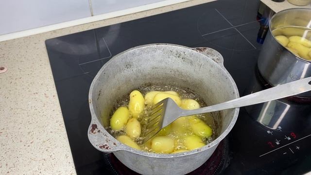 3 способа приготовить молодой картофель с чесноком и укропом смотреть онлайн
