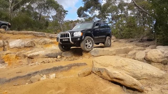 Jeep Grand Cherokee 4x4 Challenge - CRD Vs HEMI - Part 2