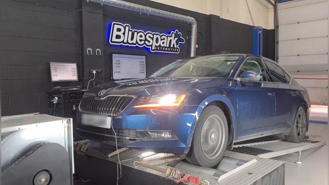 Skoda Superb 2.0 TDI 150 Dyno Test with Bluespark Tuning Box смотреть онлайн