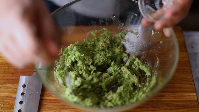 Как приготовить гуакамоле. Классический рецепт.