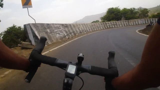 Bhor ghat downhill ride... Java siluro 2. смотреть онлайн