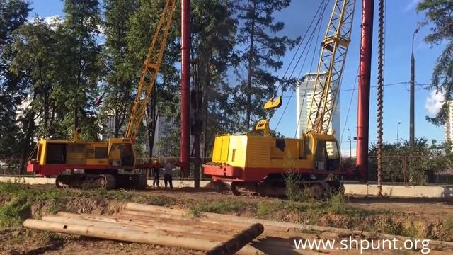 Забивка труб шпунтового ограждения молотом смотреть онлайн
