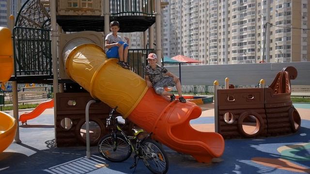Самые красивые ДЕТСКИЕ ПЛОЩАДКИ в мире! смотреть онлайн