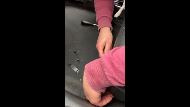 Autoinnenreinigung INTENSIV - Mercedes S500 W220 - Sitz ausbauen Teil1 смотреть онлайн