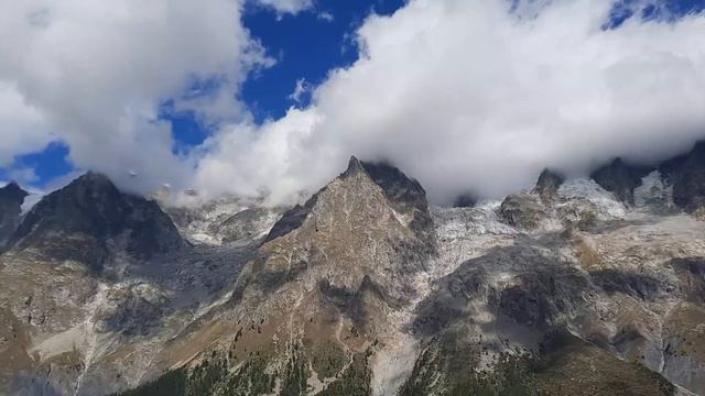 Tour de Mont Blanc - 09.2022 смотреть онлайн