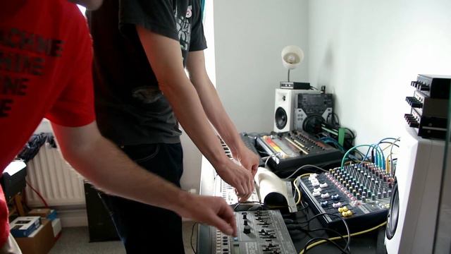 Wallis Corporation - Kool Joe Dee and gwEm смотреть онлайн