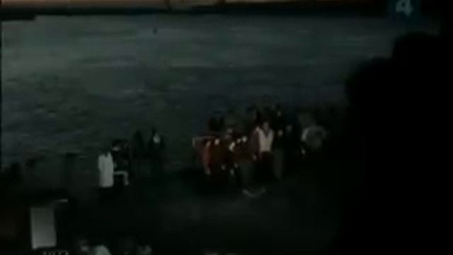 El Pueblo Unido In Russian