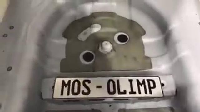 Самая типичная для бюджетной машины шумка в несколько кусочков на квадратный метр железа