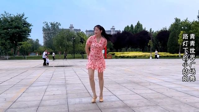 Малышка Цинцин озорно танцует под "Модерн токинг" смотреть онлайн