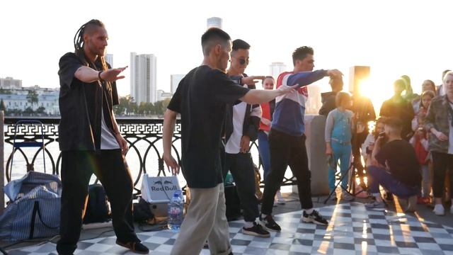 Ночь Музыки UMN 2019 подняли всем настроение уличные танцоры Street Dancers смотреть онлайн
