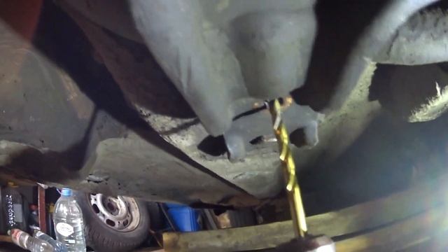 Как извлечь сломанный болт. Простой способ смотреть онлайн