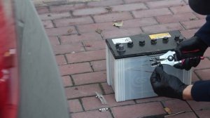 Как открыть BMW X5 E53 при разряженном аккумуляторе. Что делать если сел АКБ BMW X5