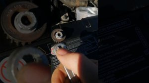 Откручиваем звёздочку привода помпы двигателя  VAG CDAB