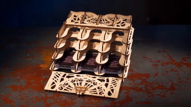 Ugears Games Card Holder смотреть онлайн