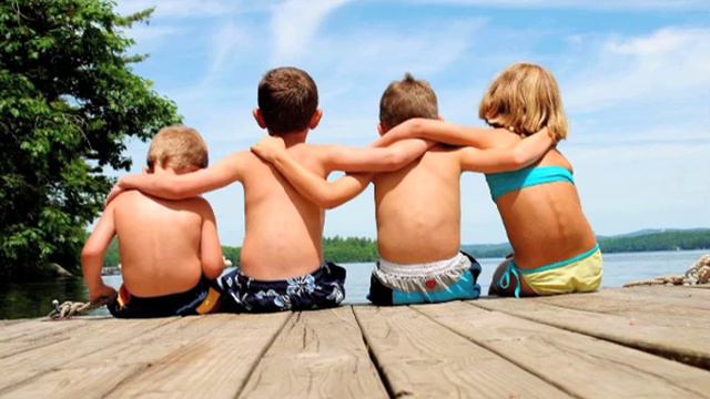 Underwater Sound - Friends смотреть онлайн