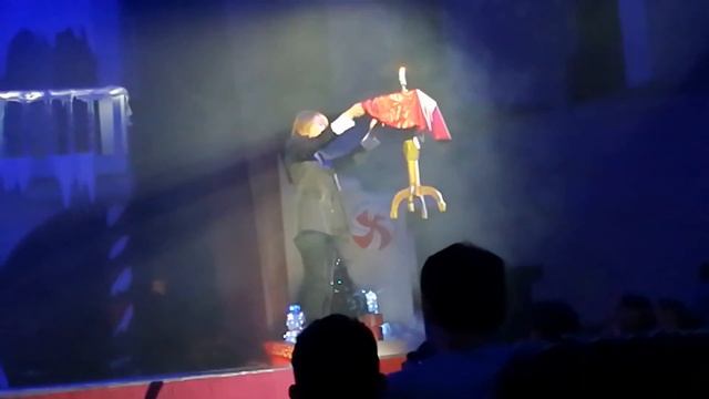 12 чудес. Летающий стол смотреть онлайн