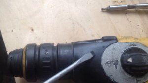 Перфоратор девольт пропал удар. DeWalt