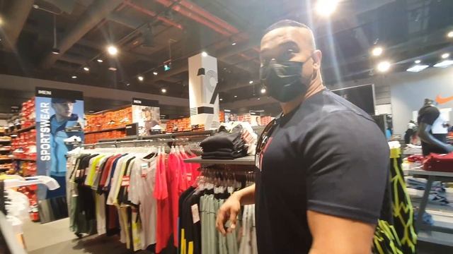 IS DUBAI OUTLET VILLAGE REALLY A CHEAPER DEAL?? смотреть онлайн